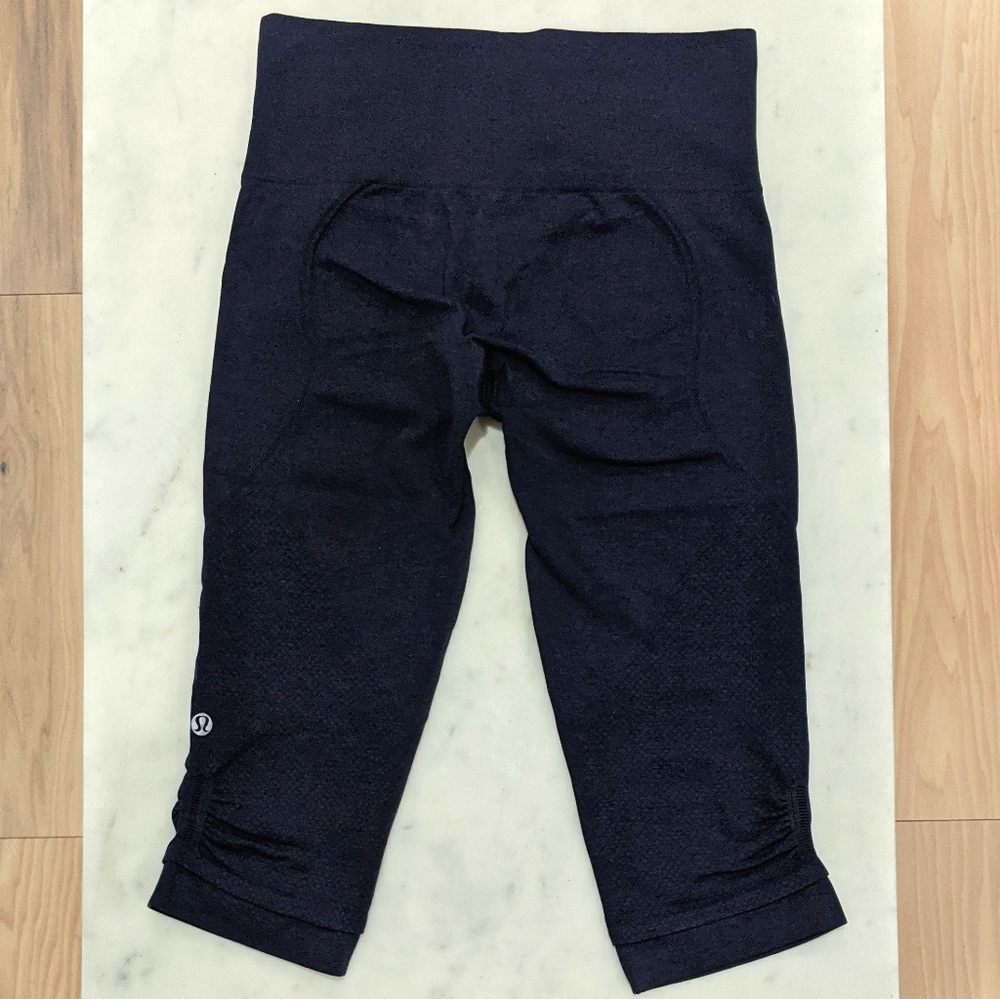 Lululemon Navy Blue Cropped Tights